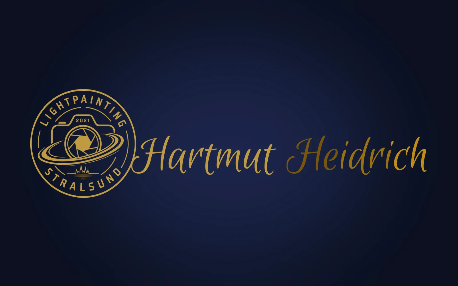 Logo von Hartmut Heidrich in Gold auf dunklem Grund